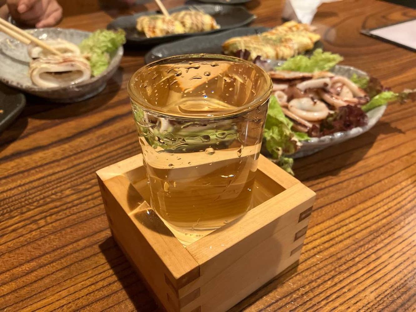 華蓮でのお酒と料理の一例